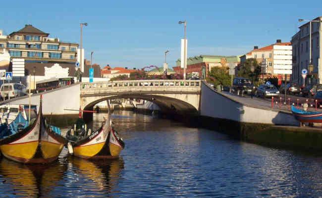 Moliceiros nos canais da Ria de Aveiro