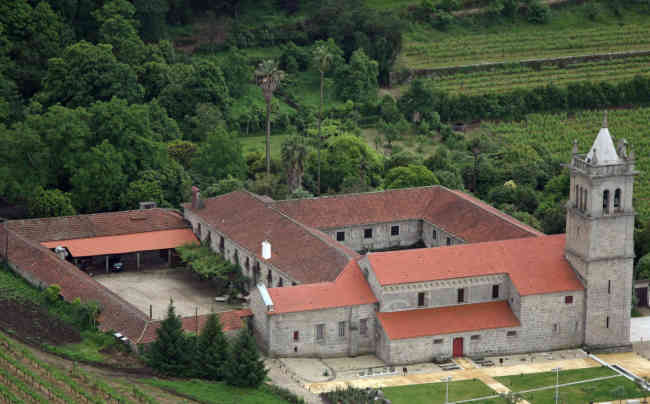 Mosteiro de Santa Maria do Landim em Famalicão
