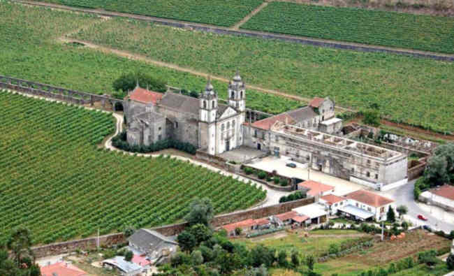 Mosteiro de Santo André de Rendufe em Amares