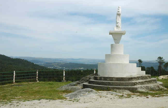 Alto do miradouro de Nossa Senhora da Penha no município de Castro Daira